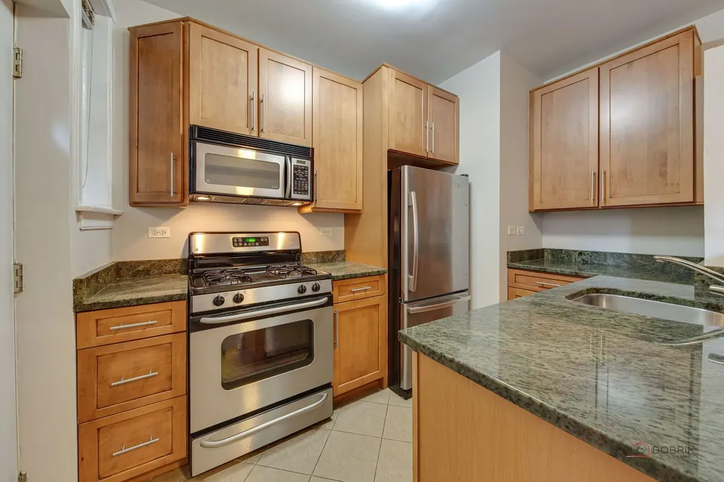 2026 North Burling Street Chicago IL 60614