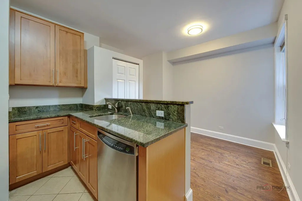 2026 North Burling Street Chicago IL 60614