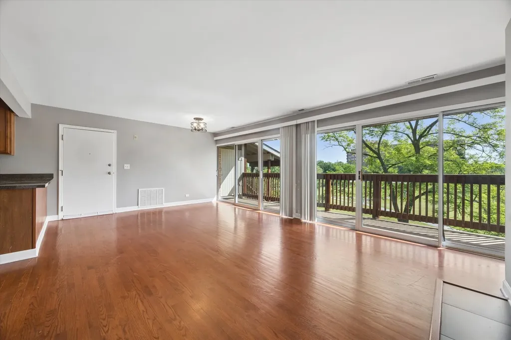 5852 Forest View Road Lisle IL 60532