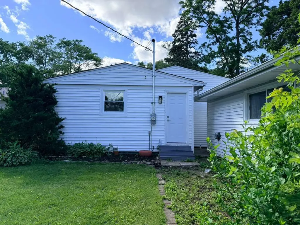 2814 Cardinal Drive Rolling Meadows IL 60008