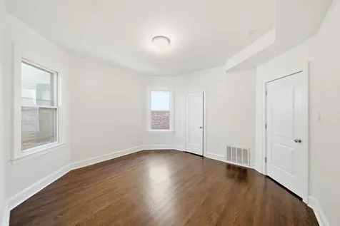 8024 South Vernon Avenue Chicago IL 60619