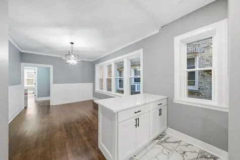 8024 South Vernon Avenue Chicago IL 60619
