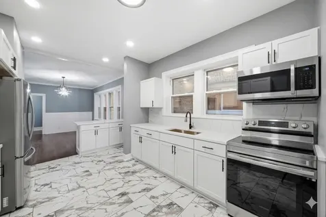 8024 South Vernon Avenue Chicago IL 60619