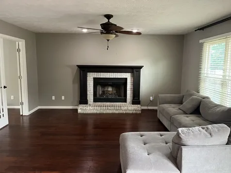 3132 Eagle Creek Drive Bloomington IL 61704