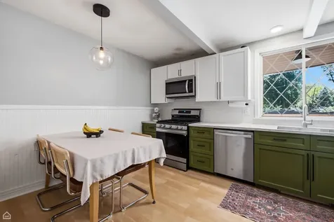 32 South Grant Street Westmont IL 60559