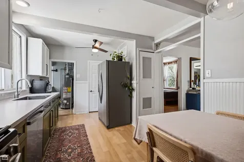32 South Grant Street Westmont IL 60559