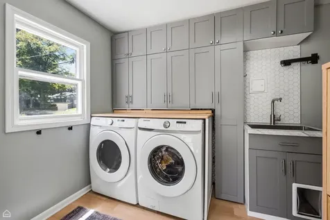 32 South Grant Street Westmont IL 60559