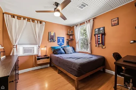 32 South Grant Street Westmont IL 60559