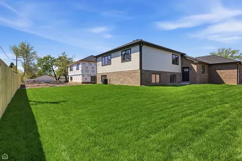 8041 South 85th Court Justice IL 60458