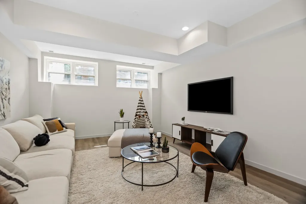 4316 South Michigan Avenue Chicago IL 60653
