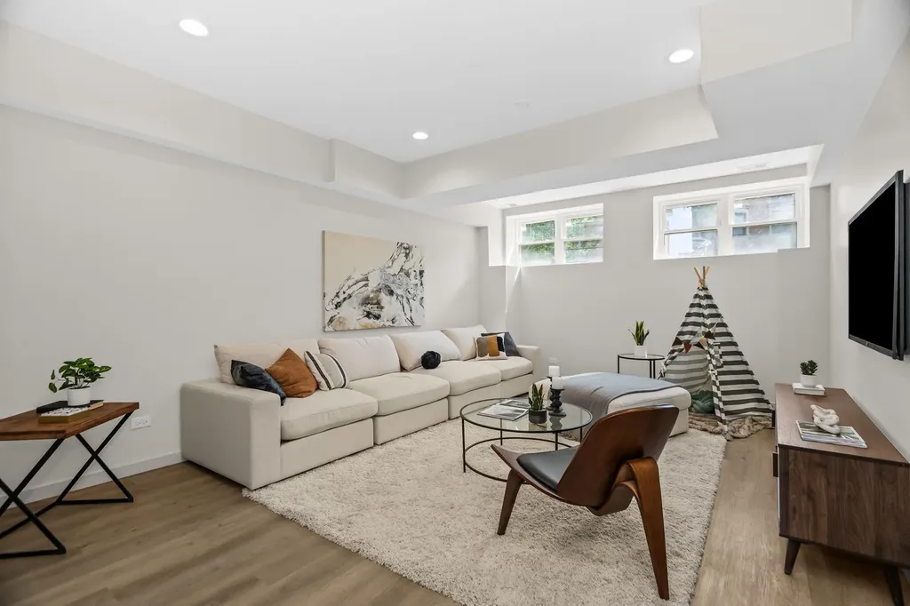 4316 South Michigan Avenue Chicago IL 60653
