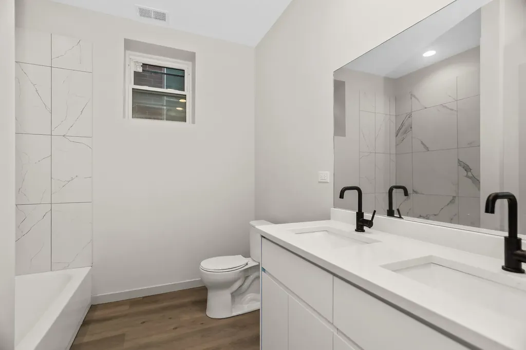 4316 South Michigan Avenue Chicago IL 60653