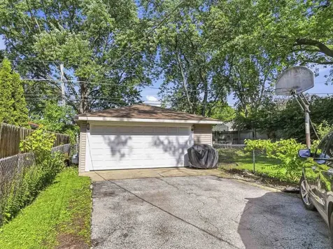 121 South Archer Road Mundelein IL 60060