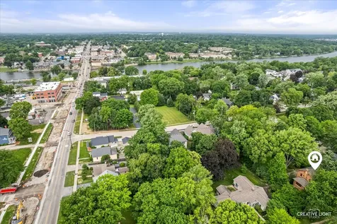 32 School Street Geneva IL 60134