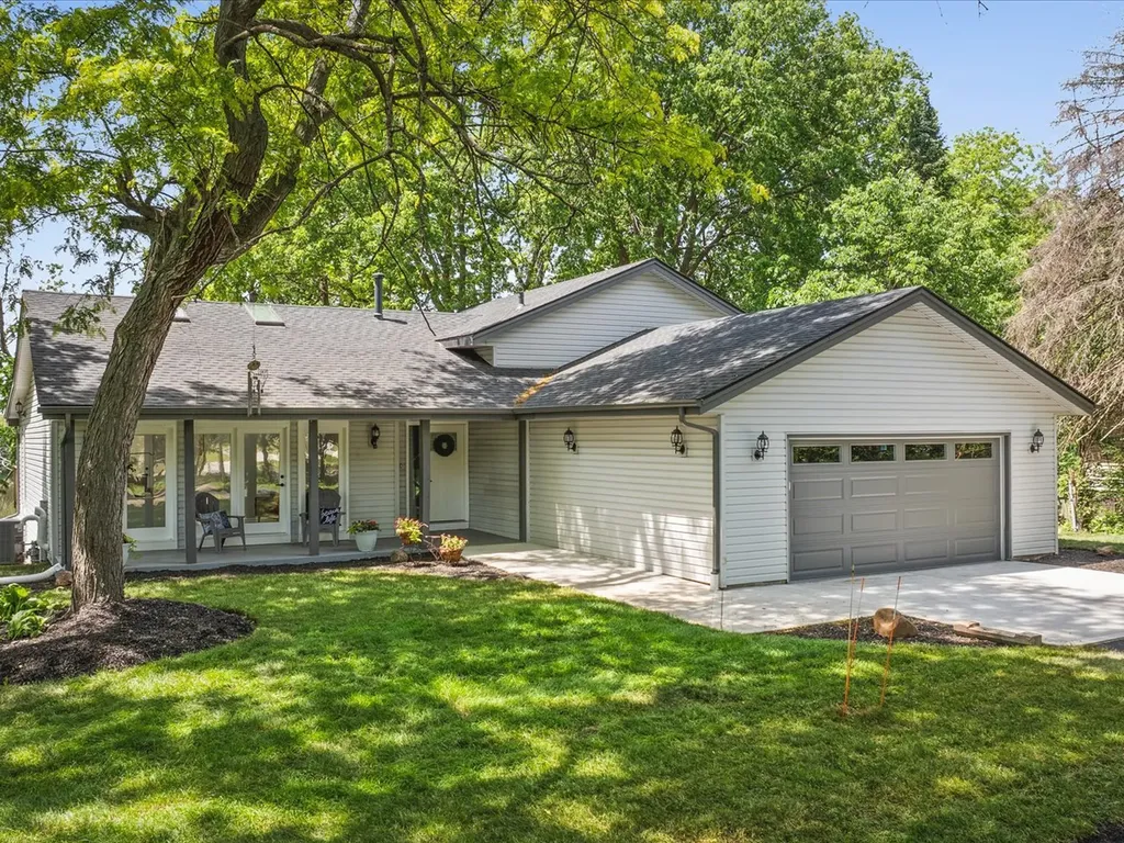 11602 Bend River Road Roscoe IL 61073