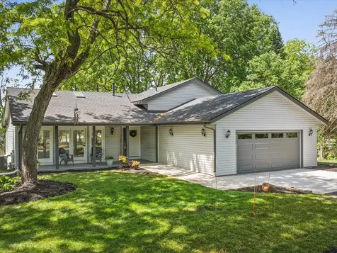 11602 Bend River Road Roscoe IL 61073