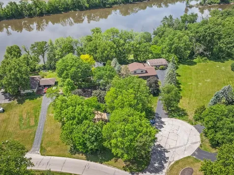 11602 Bend River Road Roscoe IL 61073
