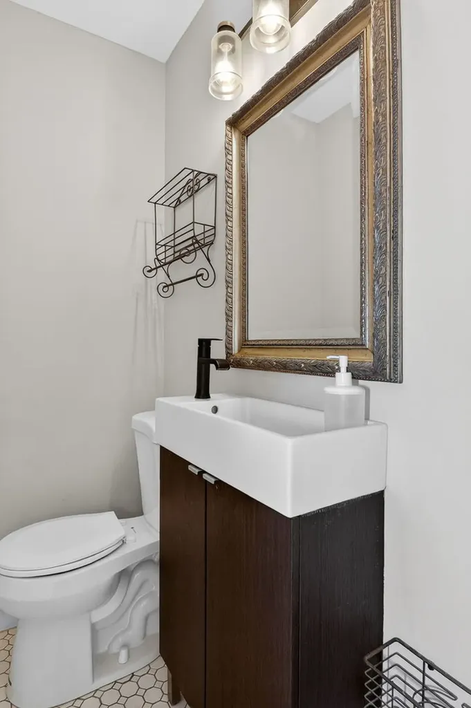 2S638 Enrico Fermi Court Warrenville IL 60555