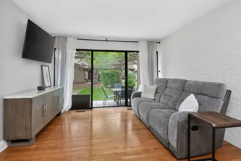 2S638 Enrico Fermi Court Warrenville IL 60555