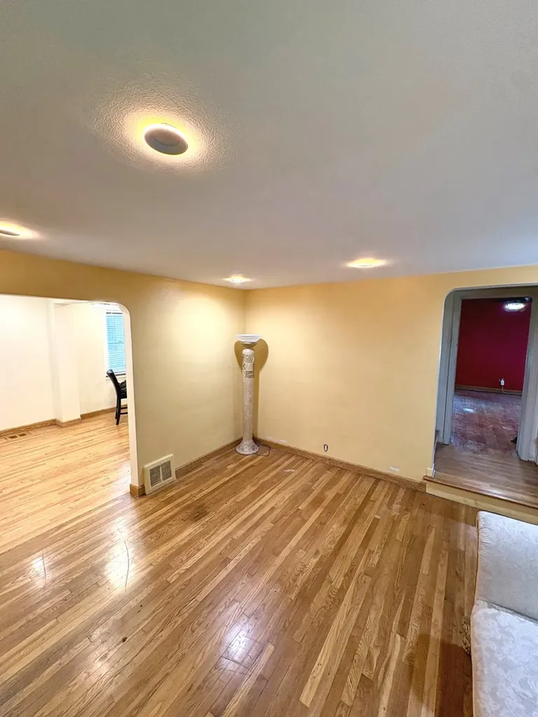 3312 West 84th Street Chicago IL 60652