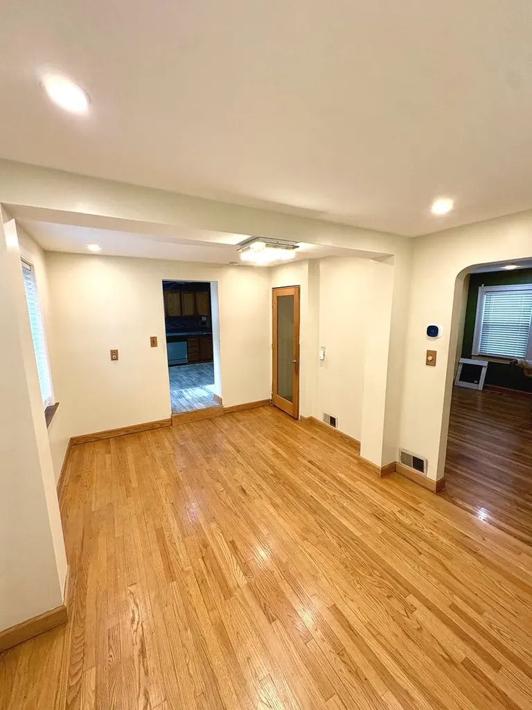 3312 West 84th Street Chicago IL 60652