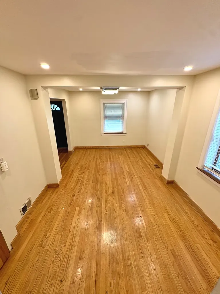 3312 West 84th Street Chicago IL 60652
