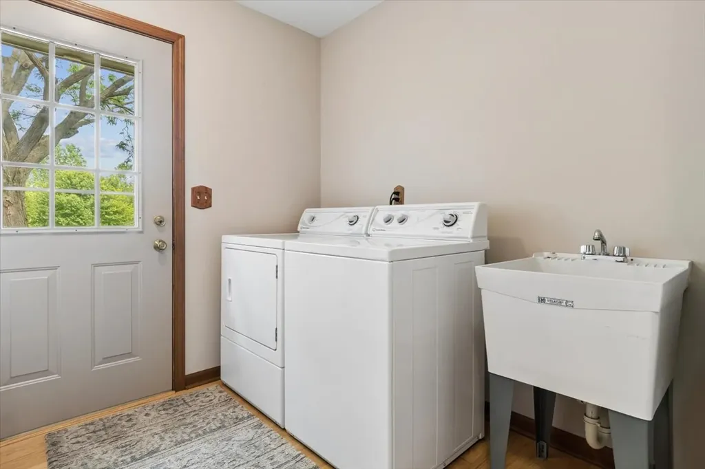 39W550 Deerpath Road Aurora IL 60506