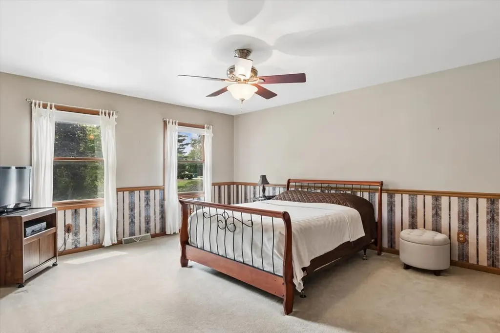 39W550 Deerpath Road Aurora IL 60506