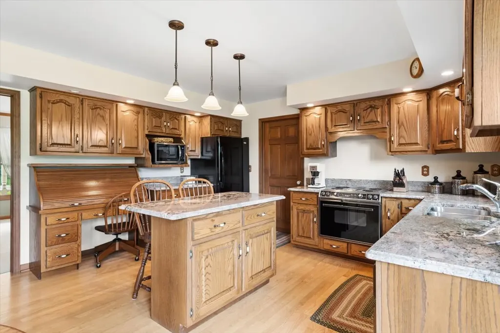 39W550 Deerpath Road Aurora IL 60506