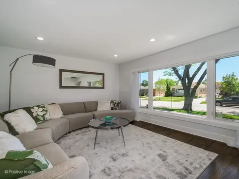 5720 Reba Street Morton Grove IL 60053