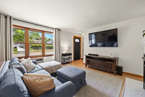614 Algonquin Road Fox River Grove IL 60021