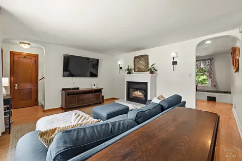 614 Algonquin Road Fox River Grove IL 60021