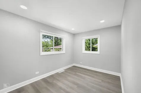 225 Bode Road Hoffman Estates IL 60169