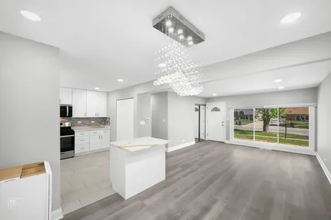 225 Bode Road Hoffman Estates IL 60169