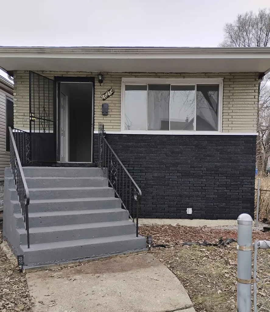10214 South La Salle Street Chicago IL 60628