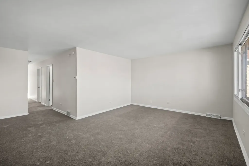 10214 South La Salle Street Chicago IL 60628