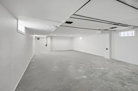 10214 South La Salle Street Chicago IL 60628