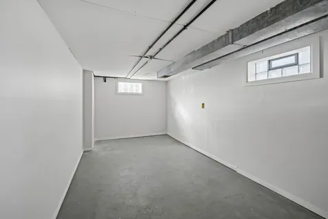 10214 South La Salle Street Chicago IL 60628