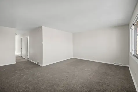 10214 South La Salle Street Chicago IL 60628