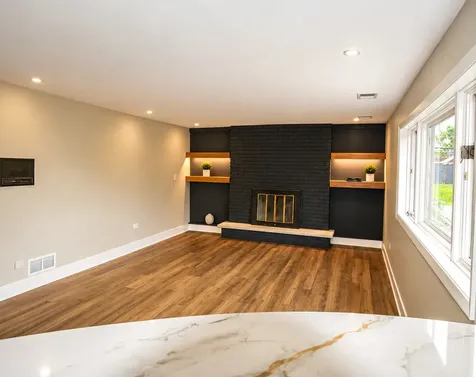 5110 137TH Street Crestwood IL 60418