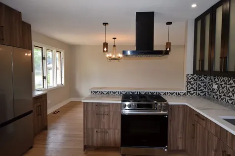 5110 137TH Street Crestwood IL 60418