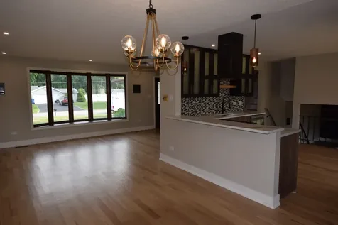 5110 137TH Street Crestwood IL 60418