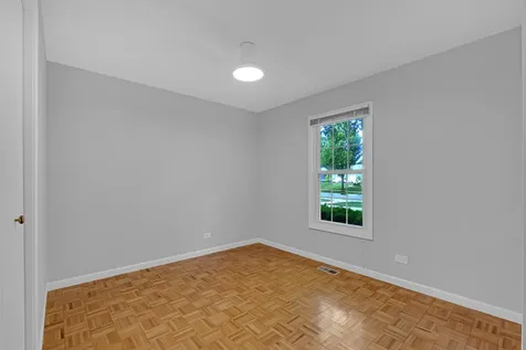 184 South Circle Avenue Bloomingdale IL 60108