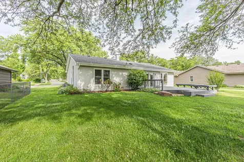 184 South Circle Avenue Bloomingdale IL 60108