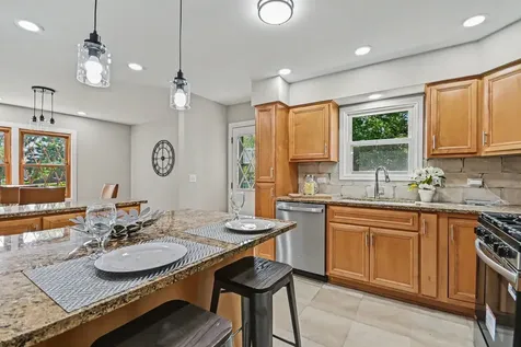 15405 James Drive Oak Forest IL 60452