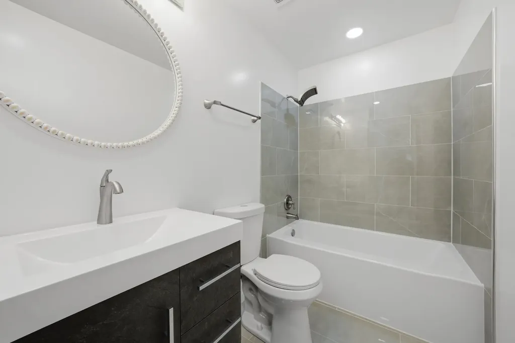 9004 South Indiana Avenue Chicago IL 60619