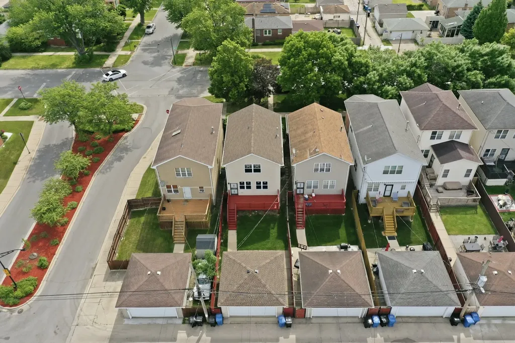 9004 South Indiana Avenue Chicago IL 60619