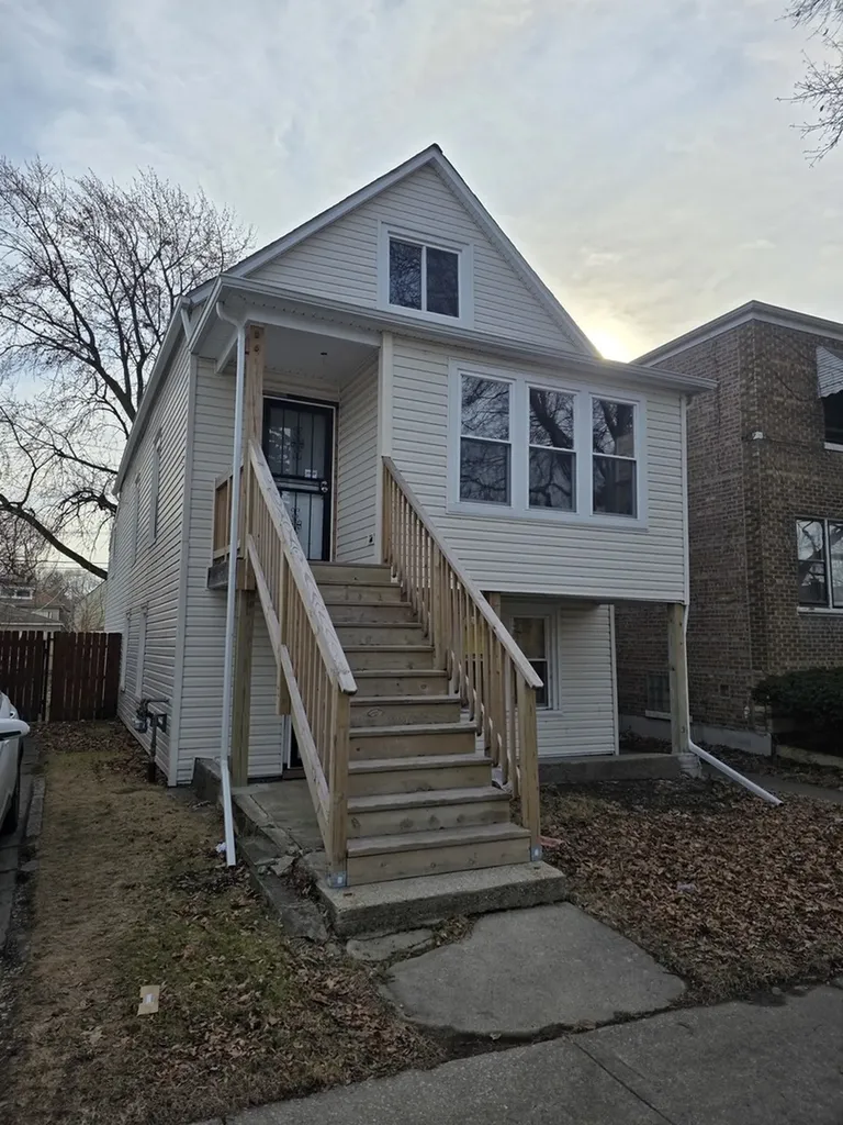 8549 South Kingston Avenue Chicago IL 60617