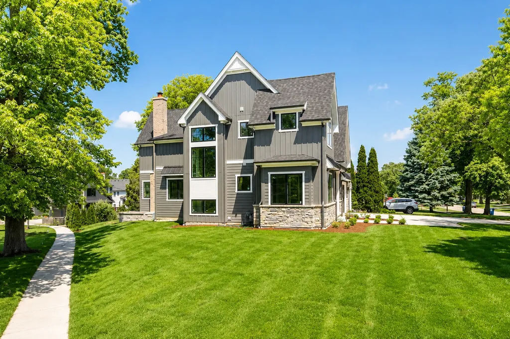 246 Holmes Avenue Clarendon Hills IL 60514