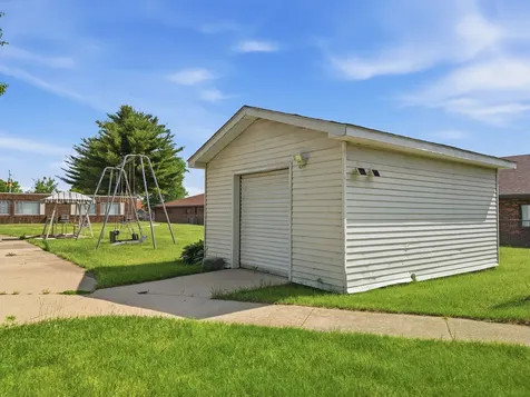2601 Woodlawn Road Sterling IL 61081